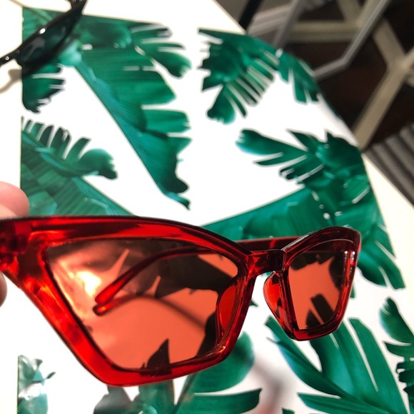 🌿❤️RED SUNGLASSES❤️🌿 - Picture 2 of 4